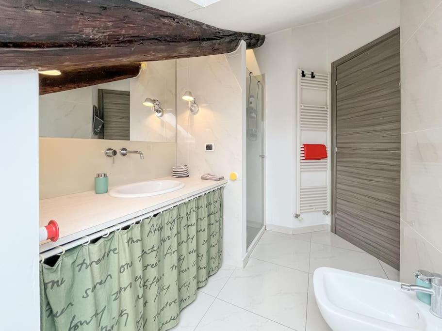 Cozy Attic In The City Center تورينو المظهر الخارجي الصورة